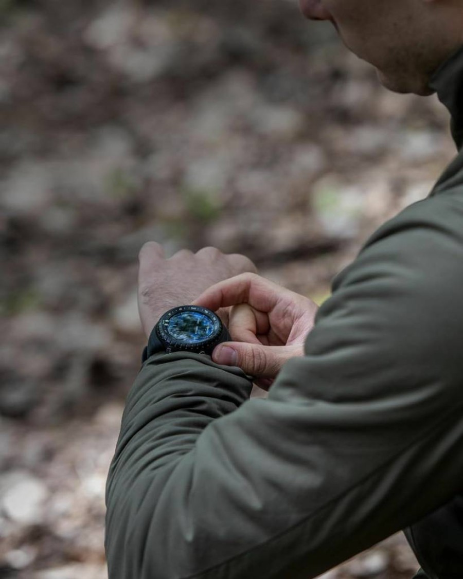 SUUNTO Core Outdoor Adventure Watch with Altimeter, Barometer, Compass, Storm Alarm, Dual-Time & Sunrise/Sunset for Hiking & Mountaineering